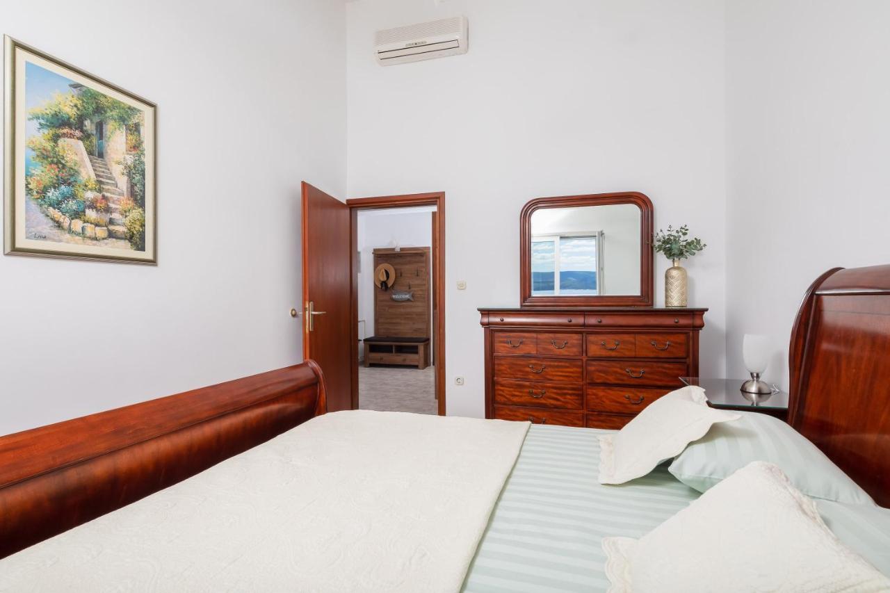 Beachfront Xxl - 2 Apartments Together - Lokva Rogoznica Dış mekan fotoğraf