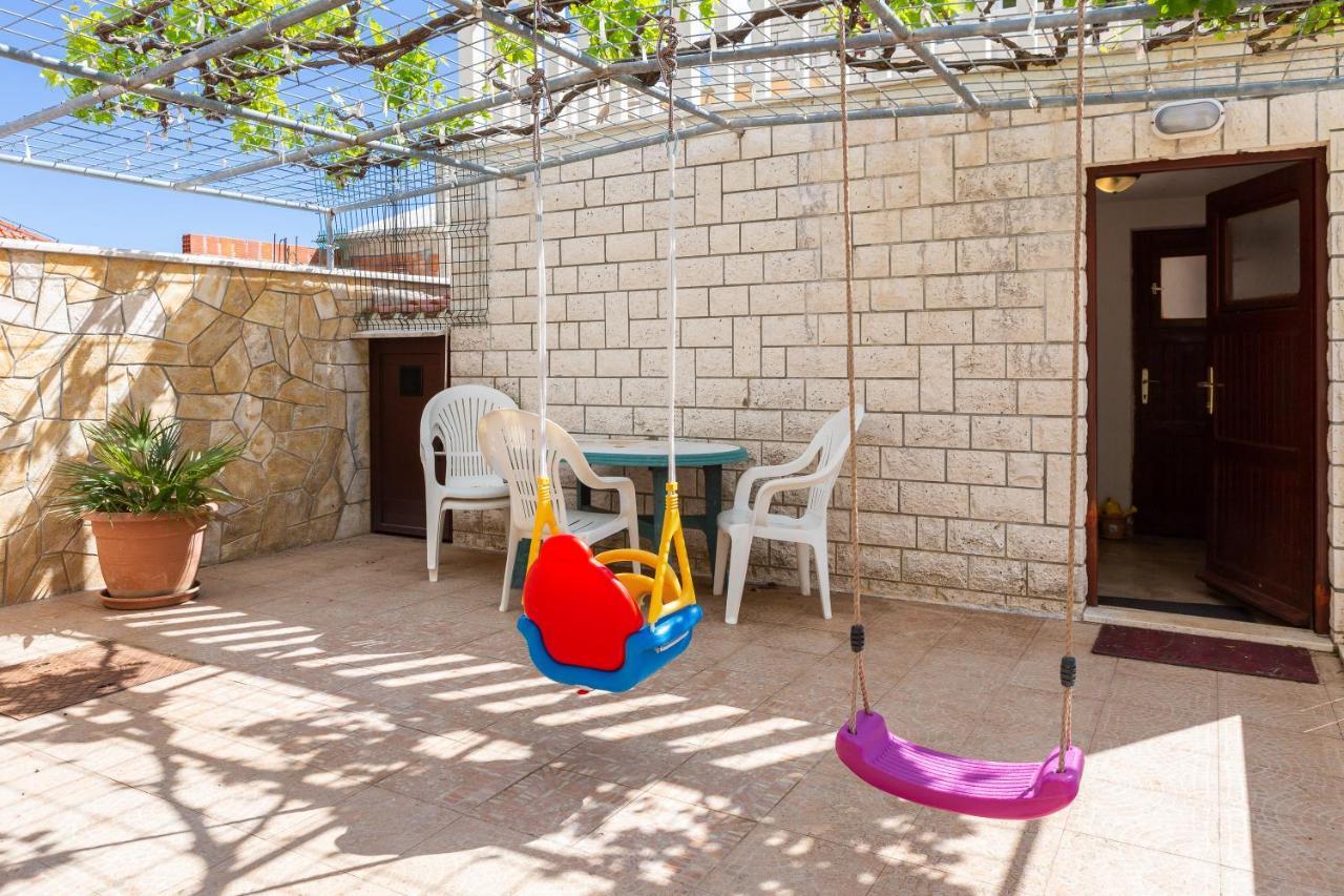 Beachfront Xxl - 2 Apartments Together - Lokva Rogoznica Dış mekan fotoğraf