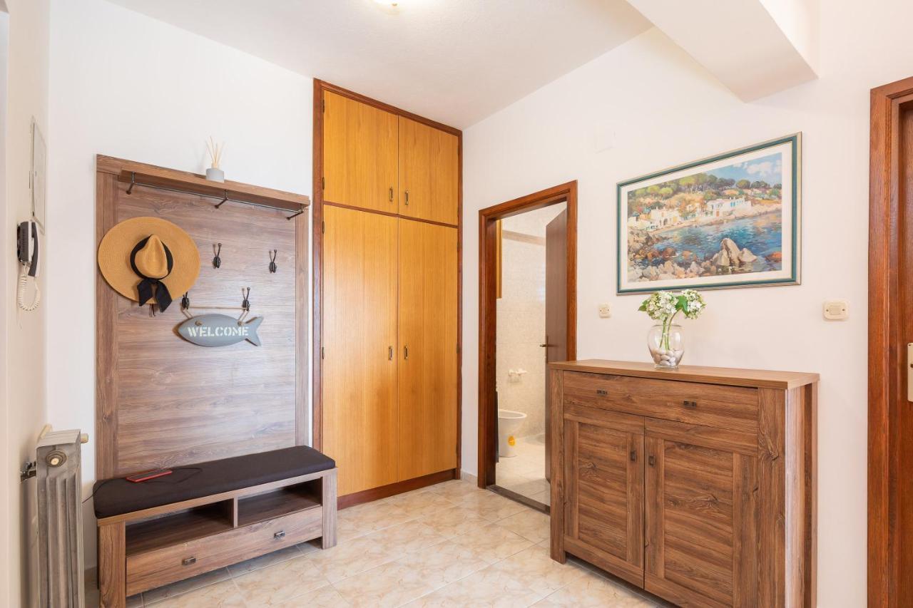 Beachfront Xxl - 2 Apartments Together - Lokva Rogoznica Dış mekan fotoğraf