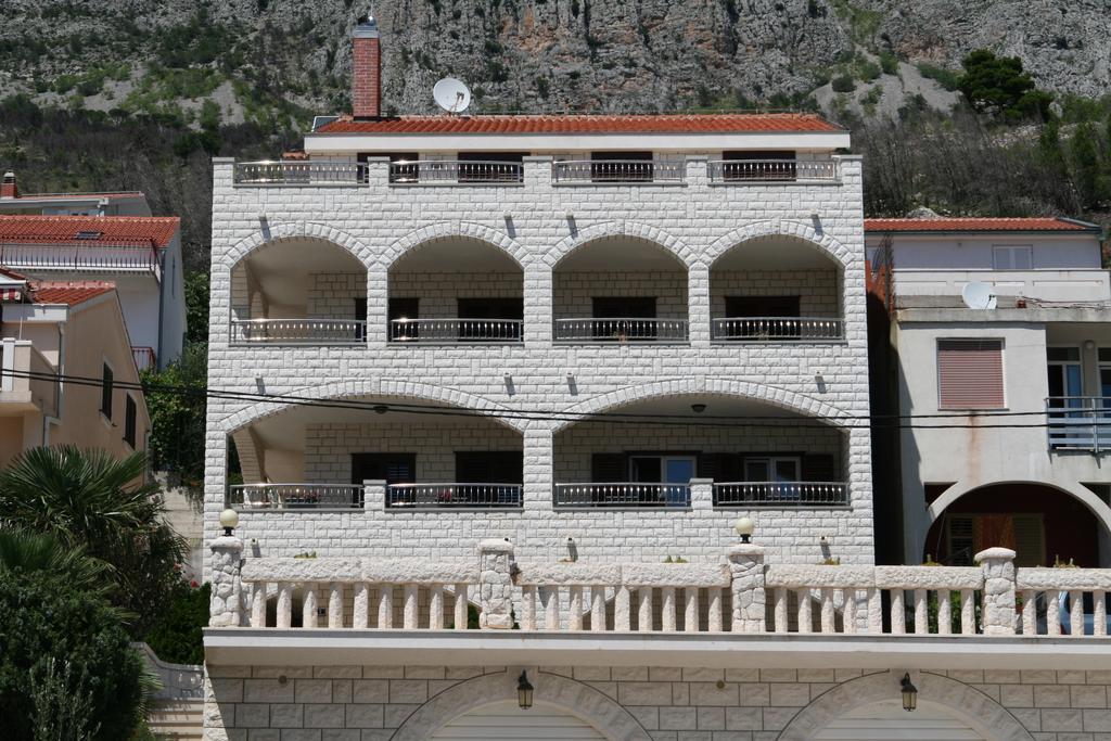 Beachfront Xxl - 2 Apartments Together - Lokva Rogoznica Dış mekan fotoğraf